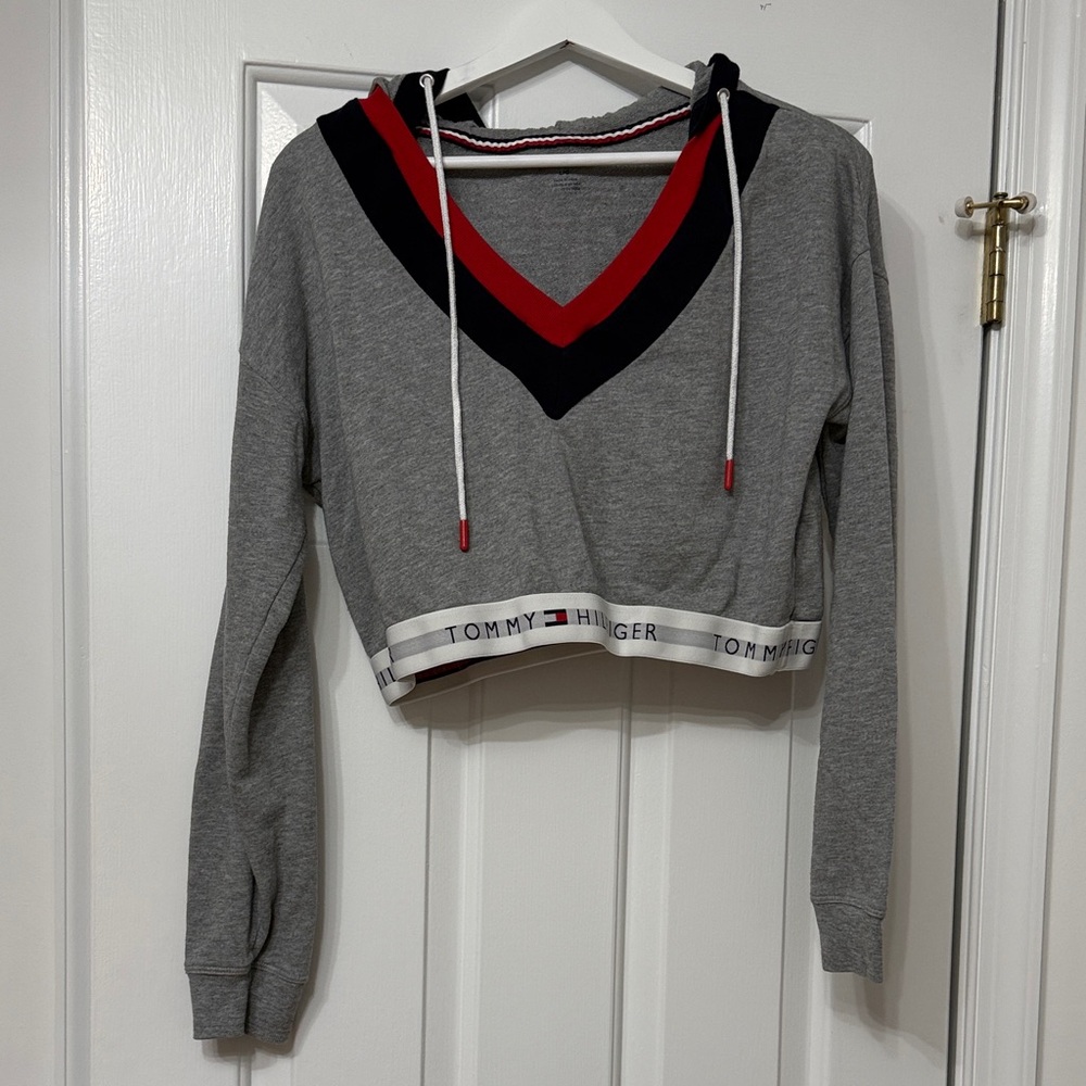 Tommy Hilfiger Gray and Red V-Neck Cropped Sweatshirt